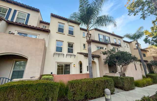 Stunning 3B/2.5BA Townhome in San Marcos w/ AC, W/D, Garage,  Community Pool! - 2468 Longstaff Court, San Marcos, CA 92078