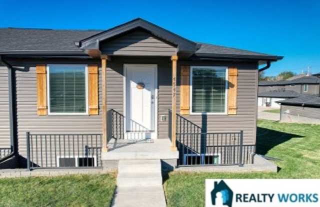 3 Bedroom, 2.5 Bath townhome in great location photos photos