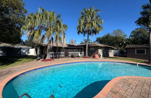 724 Forest Glen Ct photos photos