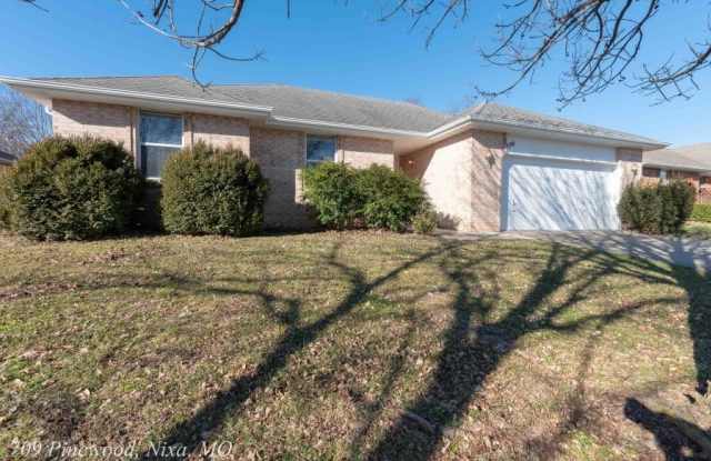 Great 3 BR 2 BA home close to Matthews Elementary and Nixa High School photos photos