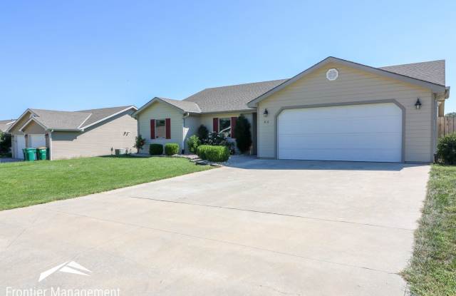 Beautiful 3 Bedroom Home In Great MHK Neighborhood! photos photos