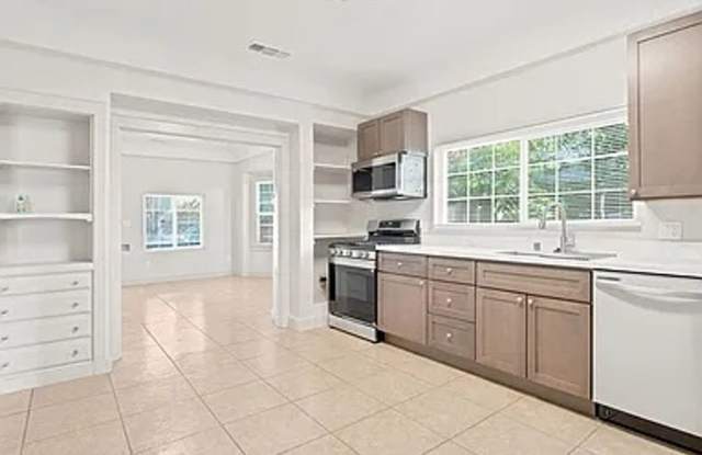 AVAILABLE NOW — REMODELED 3-BEDROOM HOME NEAR UCDMC WITH EV CHARGER Gallery 3