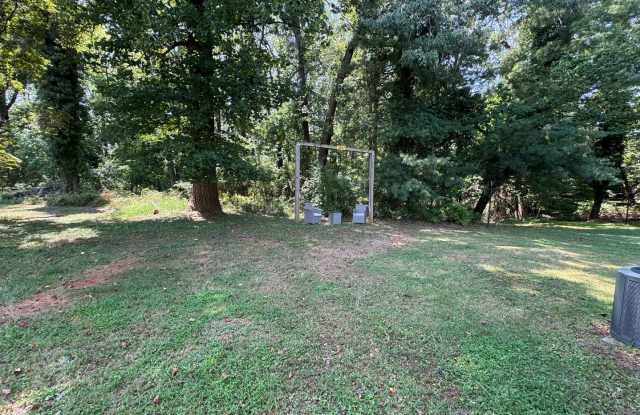 One Level Ranch with New Floors Gallery 3