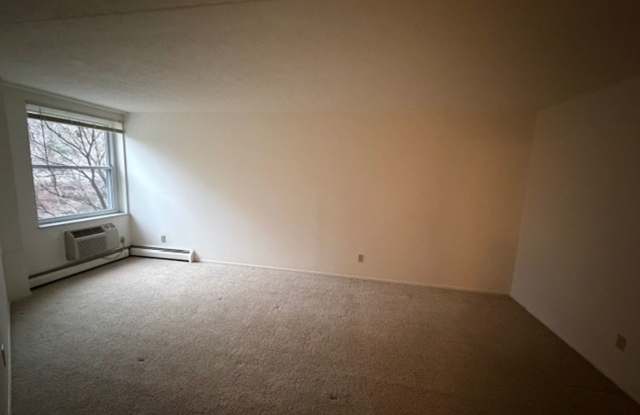 200 West Crossing Gallery 4
