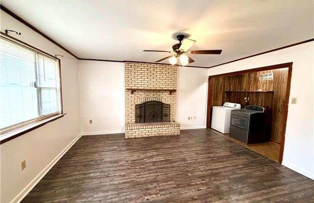 1708 ROBIN Drive Gallery 2