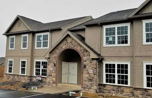 Hummelstown, 2 Bedroom 2 Bath Garden Home! - 8433 Hilton Street, Dauphin County, PA 17036