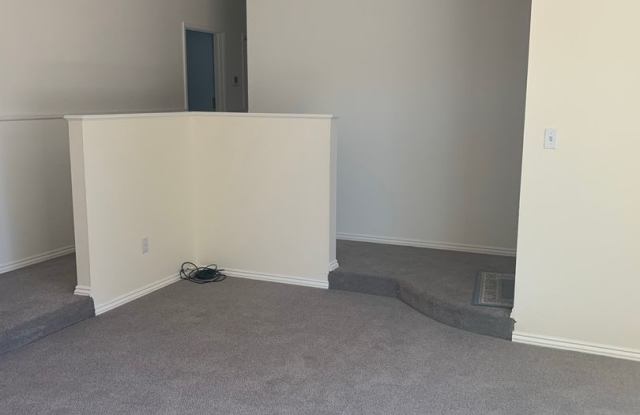 Gorgeous Bellview Oaks Home!! Gallery 3