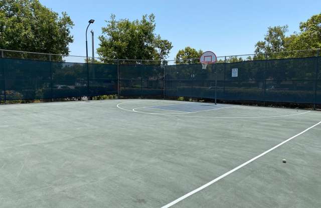 Orangetree: Upper 1 Bedroom 1 Bath Condo With Loft, Gallery 3