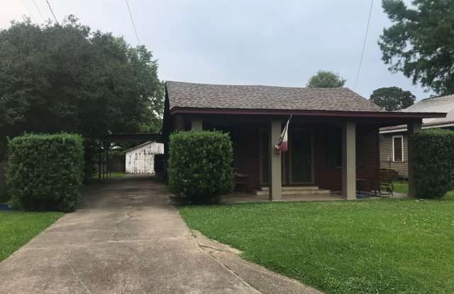 Four Bedroom, Two Bathroom , House Near UL , with Lawncare photos photos