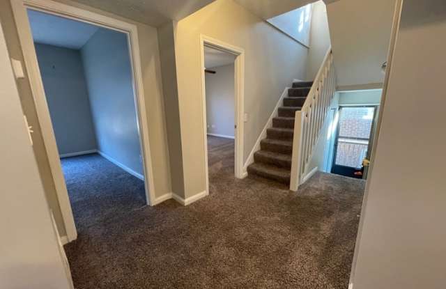 222 East Ormsby Avenue Gallery 4