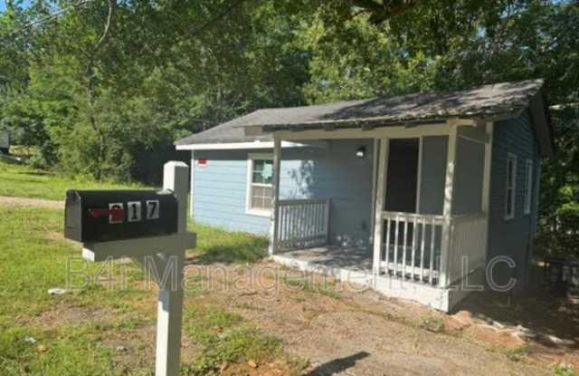 217 Banks St - 217 Banks Street, LaGrange, GA 30240