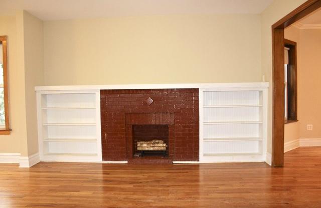 5525 West HIGGINS Avenue Gallery 4