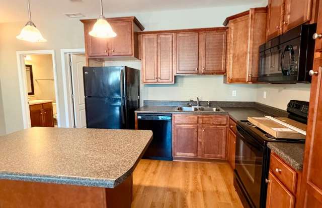 Modern 3/3 Condo | Prime Tallahassee Location Gallery 4
