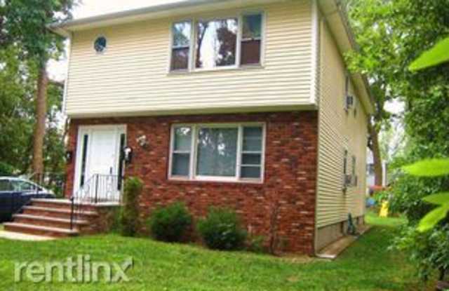 432 Pulaski St - 432 Pulaski Street, Dunellen, NJ 08812