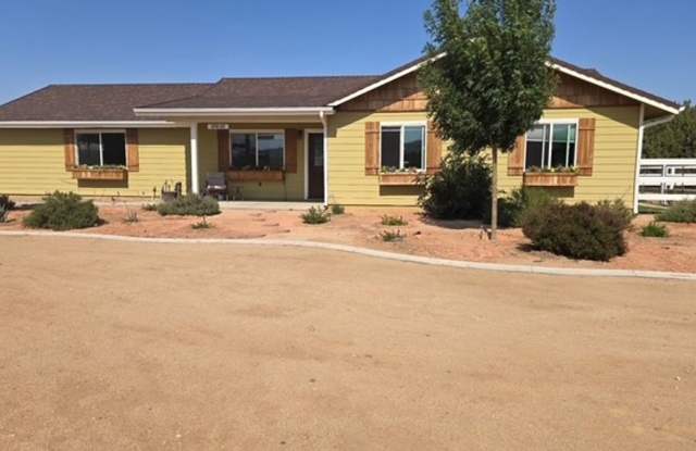 Immaculate Custom 1 Story on Shared 2.5 acres photos photos