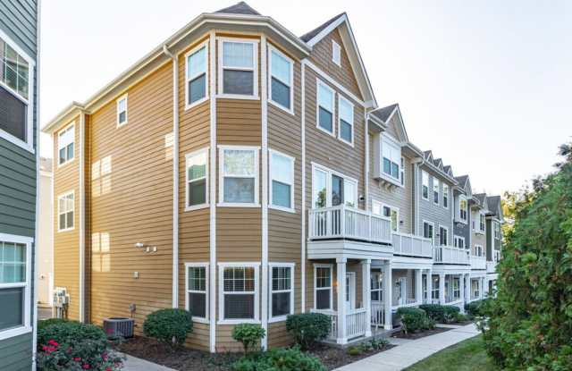 76 Lakeview Place Gallery 1