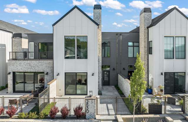 2530 W Iron Coop St - 1 photos photos
