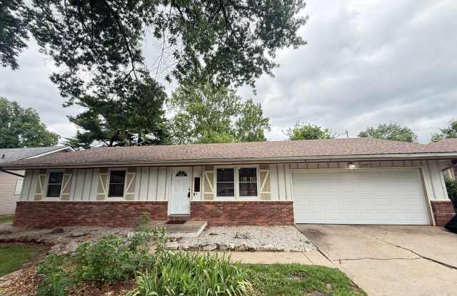 4 Bed 2 Bath Springfield, MO photos photos