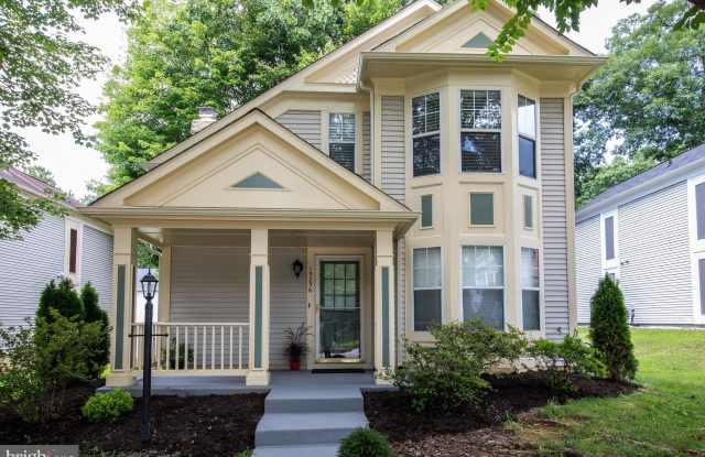 15256 LARKSPUR LANE - 15256 Larkspur Lane, Montclair, VA 22025