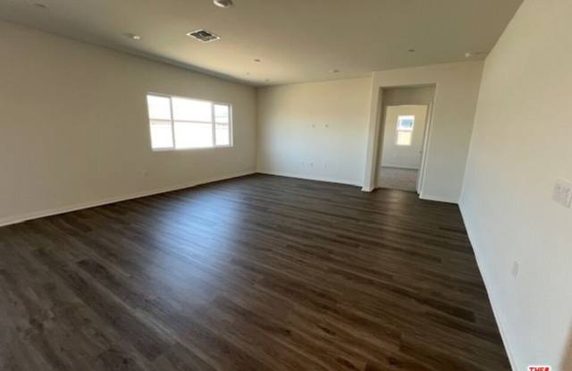 7323 Chetco River St Gallery 2