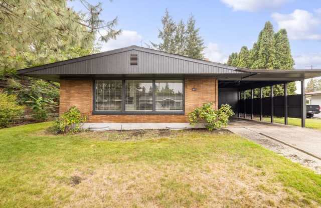 Charming Spokane Home | Comfortable Living in a Convenient Location photos photos