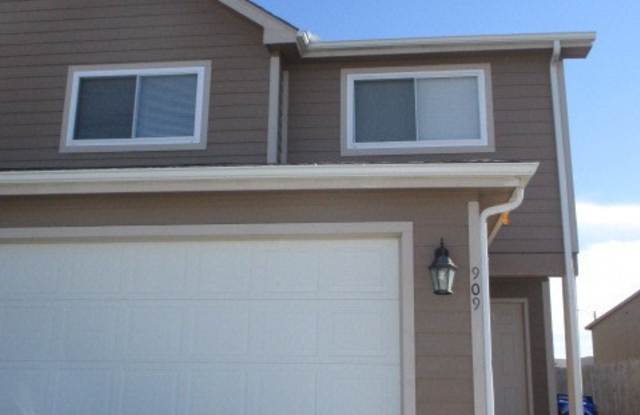 Spacious & Nice Location Gallery 1