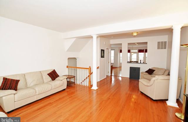 24701 KINGS CANYON SQUARE Gallery 3