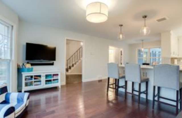 1840 Troy Lane N Gallery 2