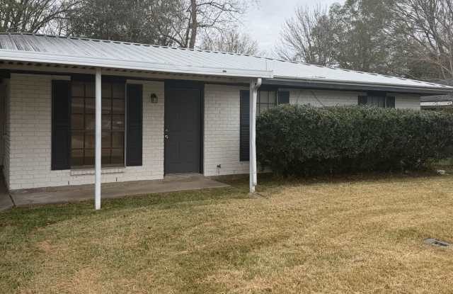 FOR RENT IN LAFAYETTE: 3 Bedroom, 1 Bathroom home! - 107 Spanish Place, Ossun, LA 70507