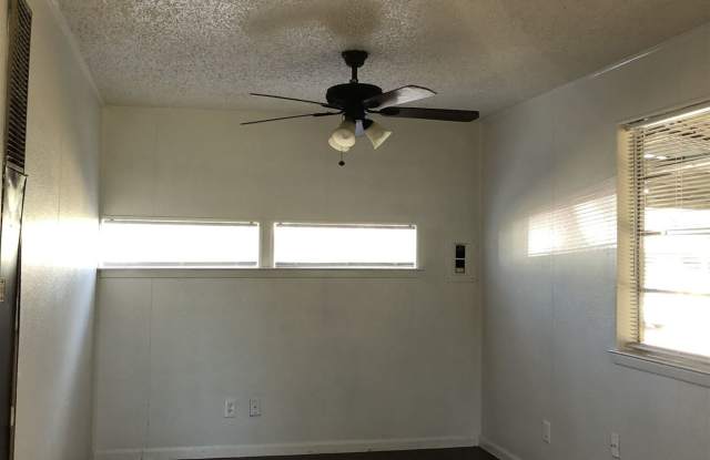 110 Owens Ln Gallery 3