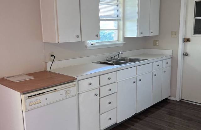 3 bdrm 2 bath house in quiet neighborhood Gallery 4