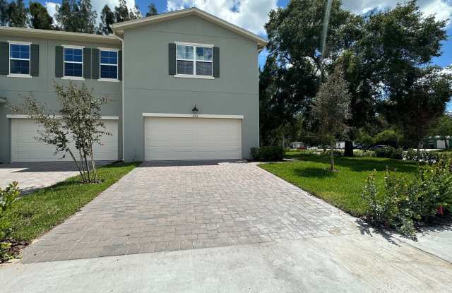 New Construction 4BR Townhome | Washer & Dryer Included Gallery 1