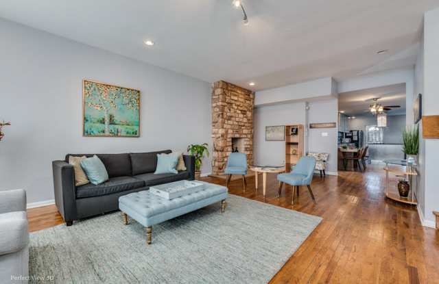 1502 East Marquette Road Gallery 2