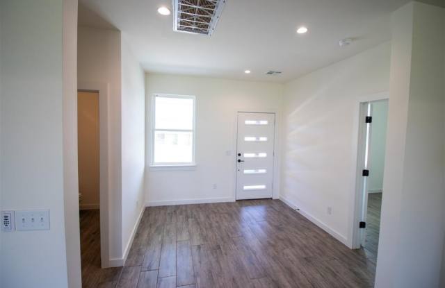 17584 Salma Road Gallery 3