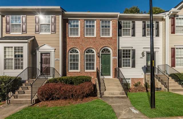 Delta Ridge Darling! Available Now! 3BR Plus Den! - 5447 Vista View Court, Raleigh, NC 27612