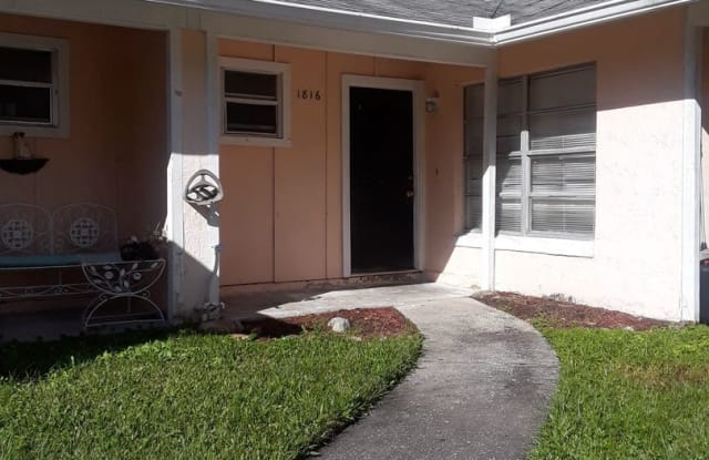 1816 Bonneville Dr - 1816 Bonneville Drive, University, FL 32826