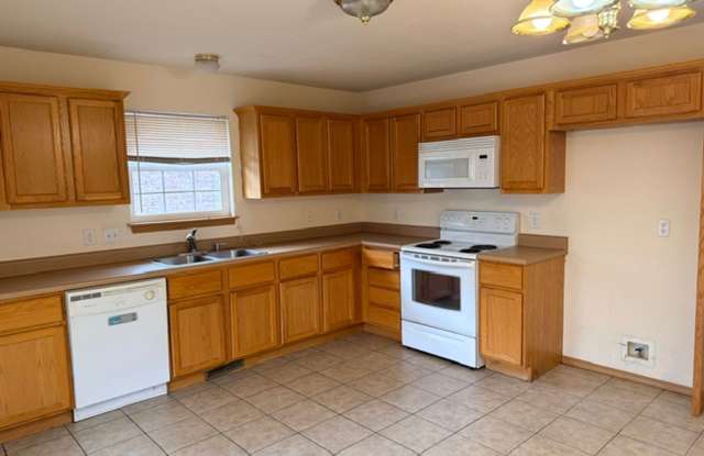 All brick 3 bed 2 bath in SE Springfield photos photos