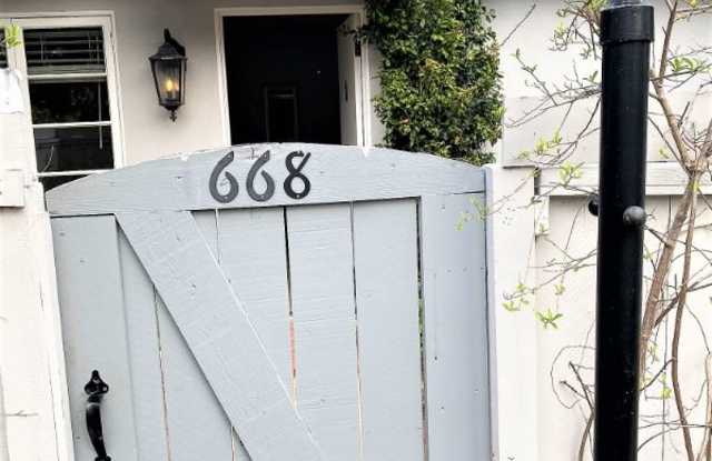 668 Glenneyre St Gallery 2