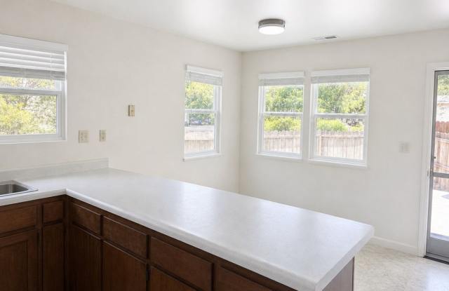3 bed/1.5 bath townhouse in Cotati photos photos
