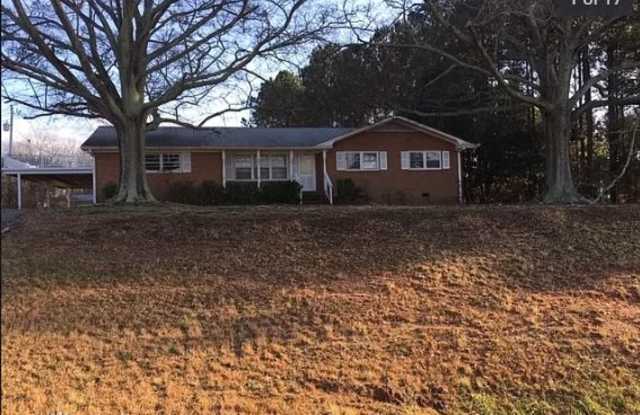 1060 Hull Rd - 1060 Hull Road, Athens, GA 30601