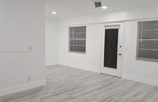 13550 SW 6th Ct photos photos