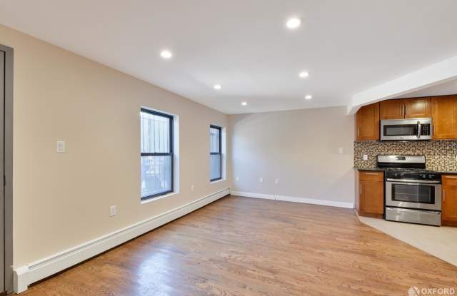 330 Quincy Street Gallery 2