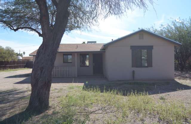 Charming 3 Bedroom 2 Bath House! Central Tucson Location! photos photos