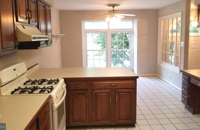 3917 CLARES COURT Gallery 3