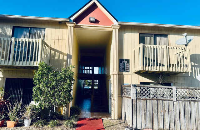 Low-Maintenance 2 Bedroom Condo with Modern Comforts photos photos