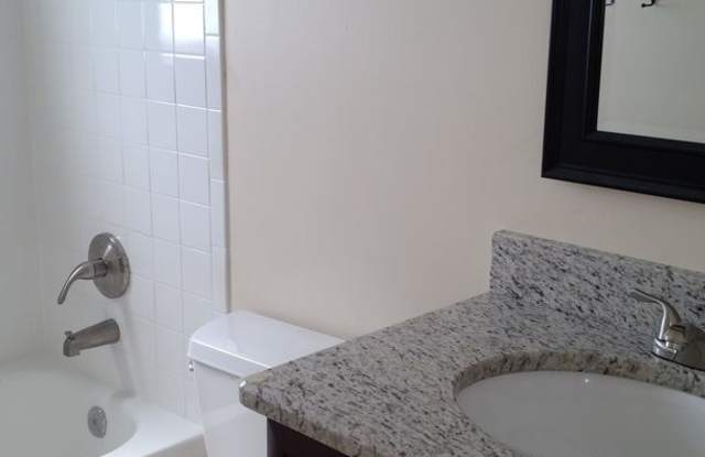 151 Lakeside Circle Gallery 3