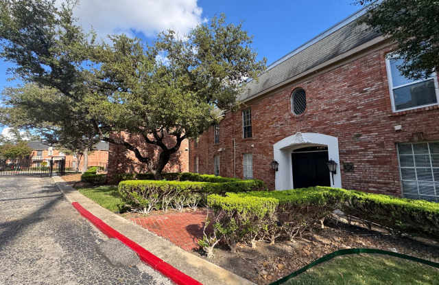 GREAT SPACIOUS CONDO | GATED | MEDICAL CENTER - 410 & IH10 | 3 BEDROOMS | 2 BATHROOMS Gallery 4