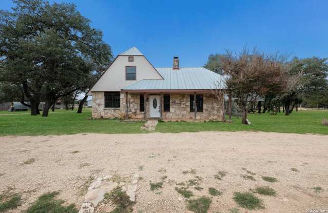 200 Blue Bonnet - 200 Blue Bonnet Drive, Bandera County, TX 78003