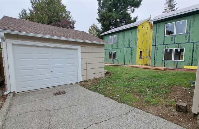 Two Bedroom Single Family Home with Detached Garage Gallery 3