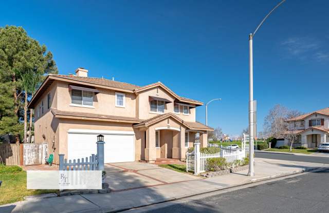 Riverside 4B/2.5B Close to UCR photos photos